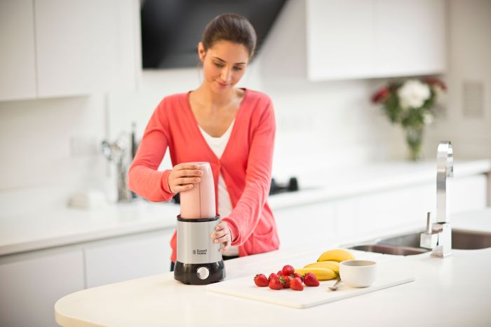 Блендер Russell Hobbs стационарный Nutri Boost 700Вт, чаша-700мл, чопер 300мл, серебристо-черный