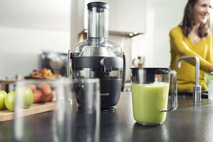 Соковыжималка Philips Avance Collection центробежная 1000Вт, чаша-1л, жмых-2.1л, желоб на целое яблоко, пластик, черный