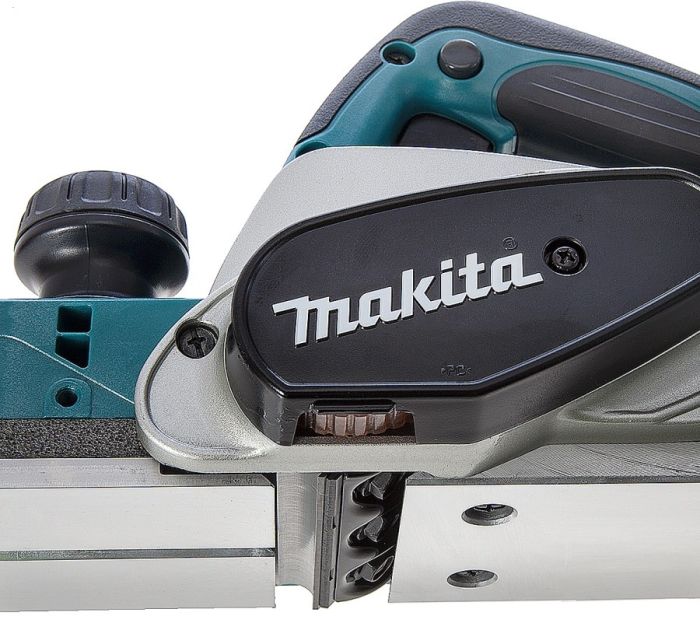 Рубанок   620Вт 82мм стругання до 2.5мм 2.6кг Makita KP0800