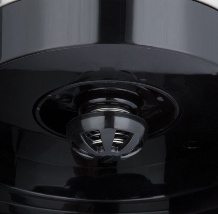 Кофеварка Russell Hobbs капельная  Adventure, 1л, молотый, черно-серебристый