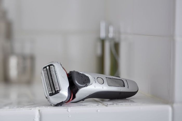 Бритва електр. Panasonic сіткова, 13000 об/хв,  бритв.головок-3, Li-Ion, сух.+волог., тример, сірий