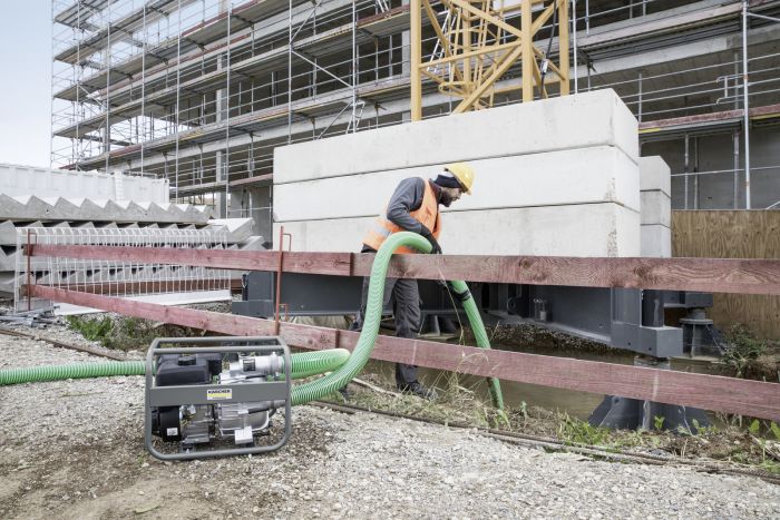 Мотопомпа бензиновая Karcher WWP 45 для грязной воды, 45м3/ч (750л/мин), 6.9 л.с., 166 см/куб, 36кг