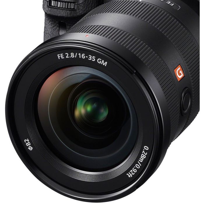 Объектив Sony 16-35mm f/2.8 GM для NEX FF