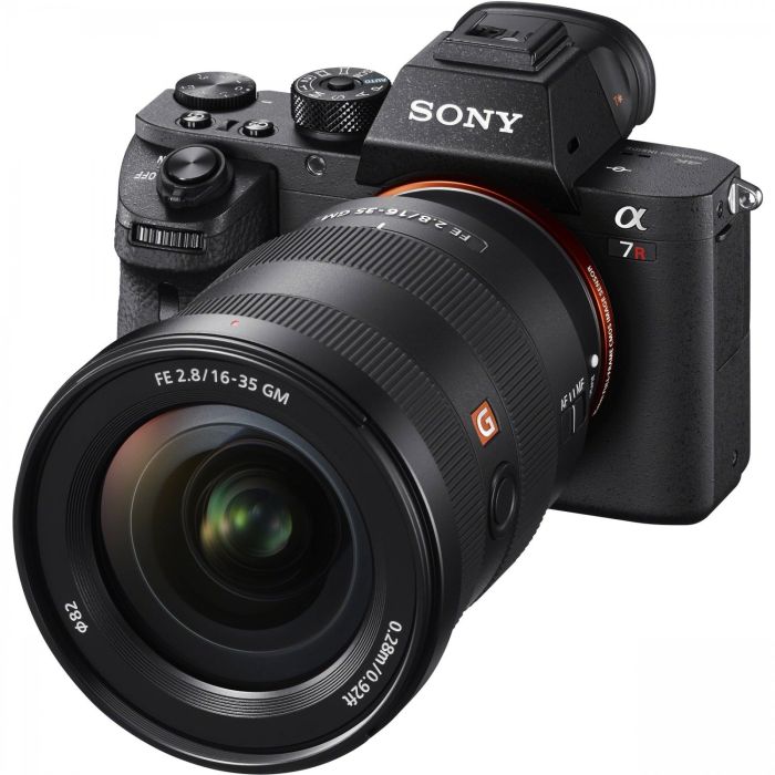 Объектив Sony 16-35mm f/2.8 GM для NEX FF