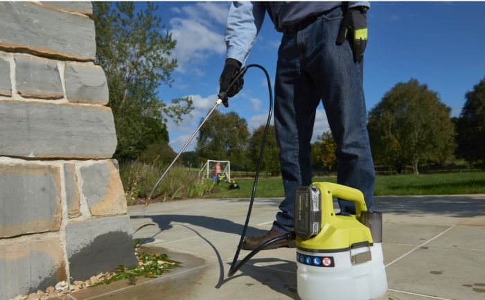 Обприскувач акумуляторний Ryobi ONE+ OWS1880 3.5л 18В 3.1бар 0.5л/хв 2.4кг без АКБ та ЗП