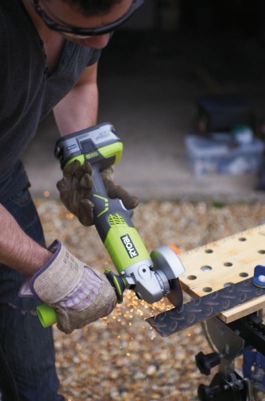Шлифмашина угловая аккумуляторная Ryobi ONE+ R18AG-0 115мм 18В 7500об·мин 2.5кг без АКБ и ЗУ