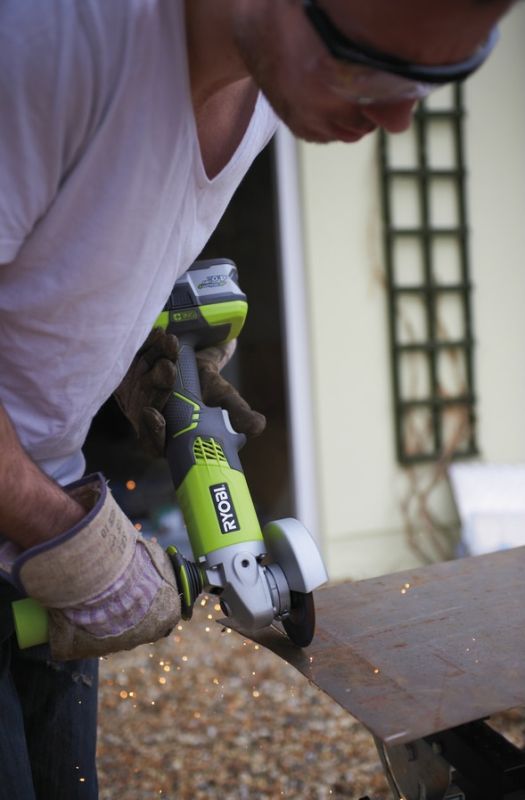 Шлифмашина угловая аккумуляторная Ryobi ONE+ R18AG-0 115мм 18В 7500об·мин 2.5кг без АКБ и ЗУ