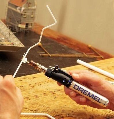 Паяльник газовый Dremel Versatip 2000-6 VersaTip 1200°C, топливо 17мл, пьезо 6 насадок 0.95кг