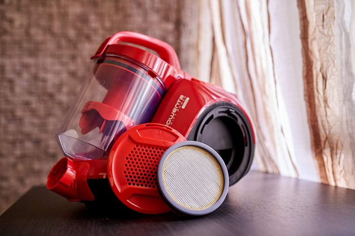 Пылесос Rowenta контейнерный Swift Power Cyclonic, 750Вт, конт пыль -1.2л, НЕРА, красный