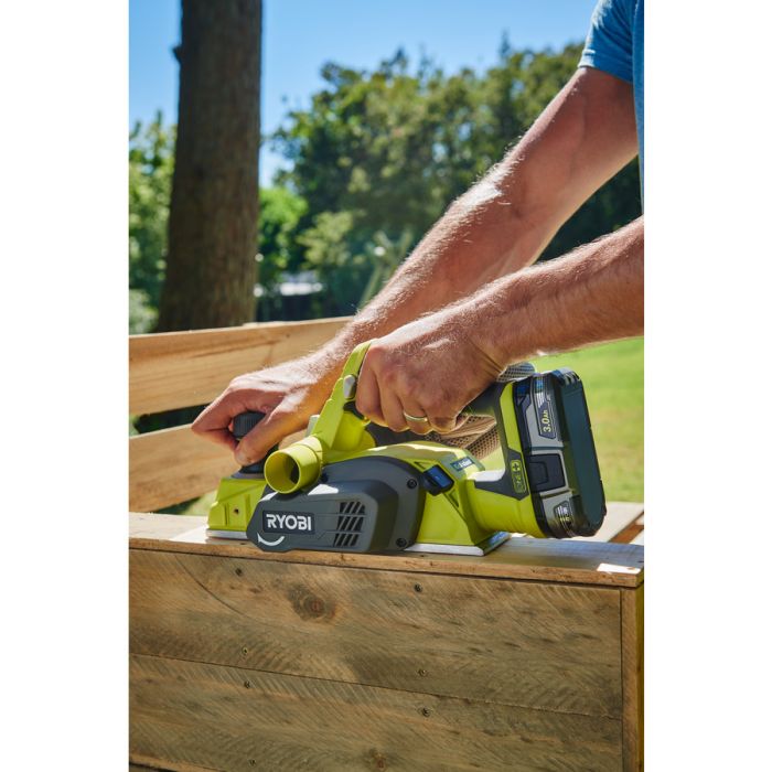 Рубанок акумуляторний Ryobi ONE+ R18PL-0 18В 82мм стругання до 1.6мм шпунт до 12.5мм 2.4кг без АКБ та ЗП