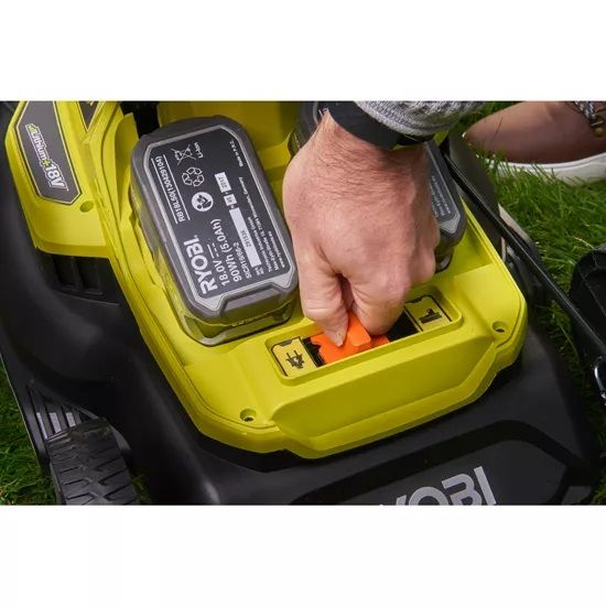 Газонокосарка гібридна Ryobi ONE+ RY18LMH37A-250 18В/220В акб 2х5А·год 37см 45л 25-70мм 15.7кг