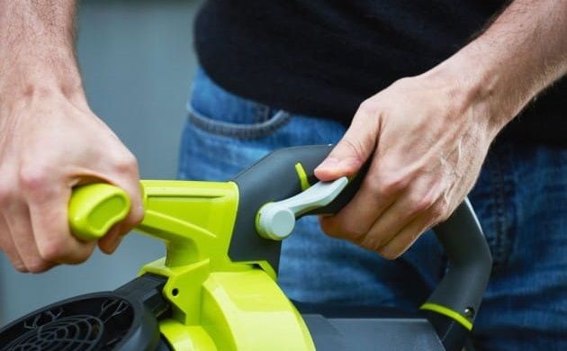 Воздуходув-пылесос садовый аккумуляторный Ryobi Max Power RBV36B 36В бесщеточный 238км/ч мешок 45л 4.4кг без АКБ и ЗУ