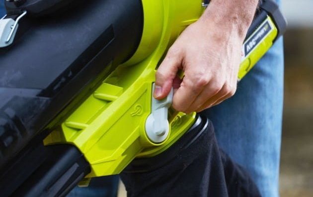 Воздуходув-пылесос садовый аккумуляторный Ryobi Max Power RBV36B 36В бесщеточный 238км/ч мешок 45л 4.4кг без АКБ и ЗУ