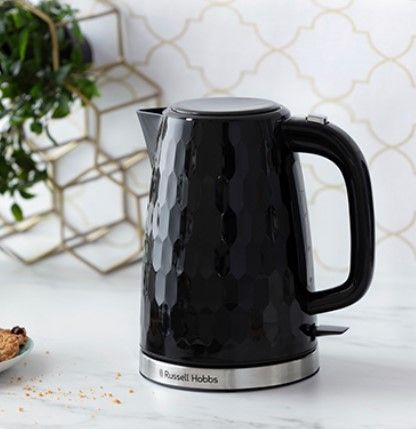 Электрочайник Russell Hobbs Honeycomb 1.7л, пластик, черный
