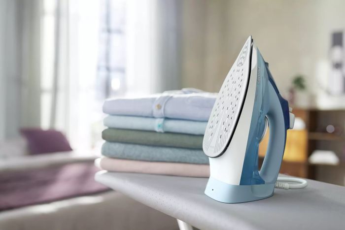 Утюг Philips 5000 Series, 2400Вт, 320мл, паровой удар -180гр, постоянный пар - 45гр, керам. подошва, голубой