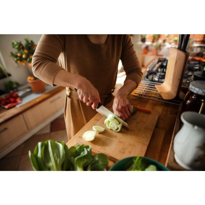 Кухонний ніж поварський Santoku Fiskars Functional Form, 16см, нержавіюча сталь, пластик, чорний