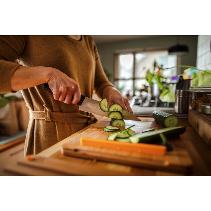 Кухонний ніж кухарський Fiskars Functional Form, великий, 19.9см, нержавіюча сталь, пластик, чорний