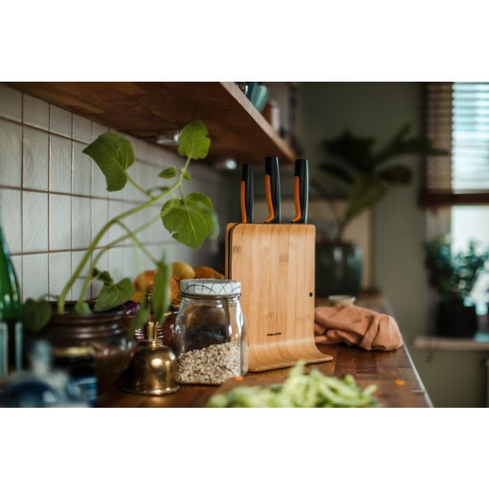 Набор ножей Fiskars Functional Form, бамбуковая подставка, 3шт, нержавеющая сталь, пластик, бамбук, черный