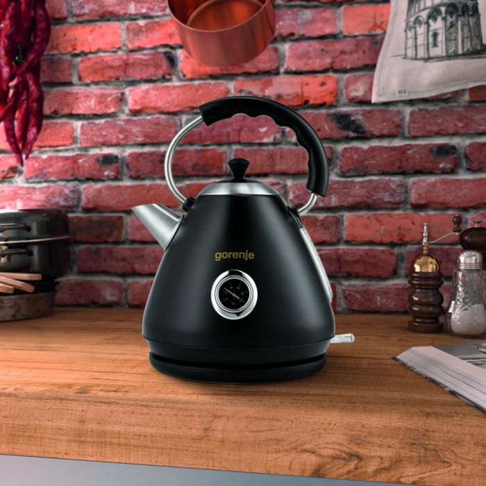 Электрочайник Gorenje 1.7л, пластик, черный