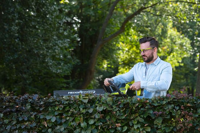 Кущоріз акумуляторний Ryobi ONE+ RY18HT55A-0 18В 55см крок різу 24мм 2.4кг без АКБ та ЗП