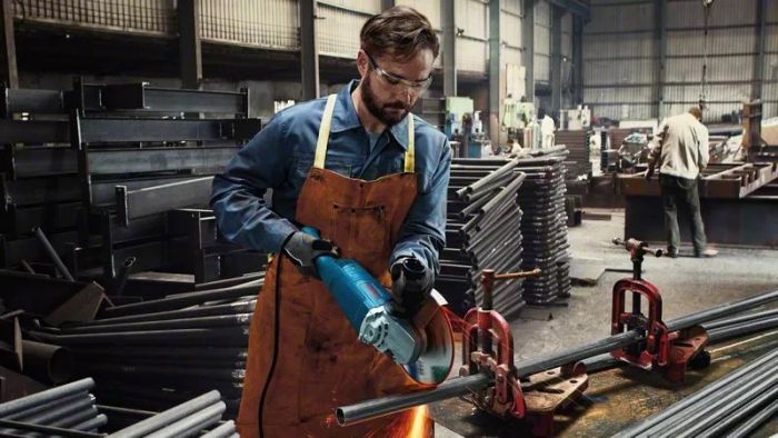 Шлифмашина угловая Bosch GWS 2200, 230мм, 2200Вт, 6500об/мин, 5.4кг