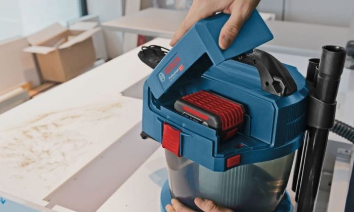 Пилосос професійний акумуляторний Bosch Professional GAS 18V-10 L 18В 90мБар без АКБ та ЗП