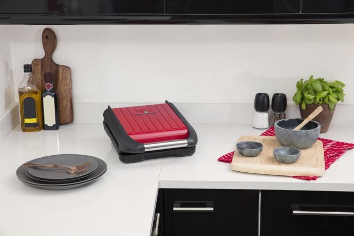 Гриль Russell Hobbs прижимной Compact Steel 1200Вт, темп. режимов-1, металл, крассно-черный