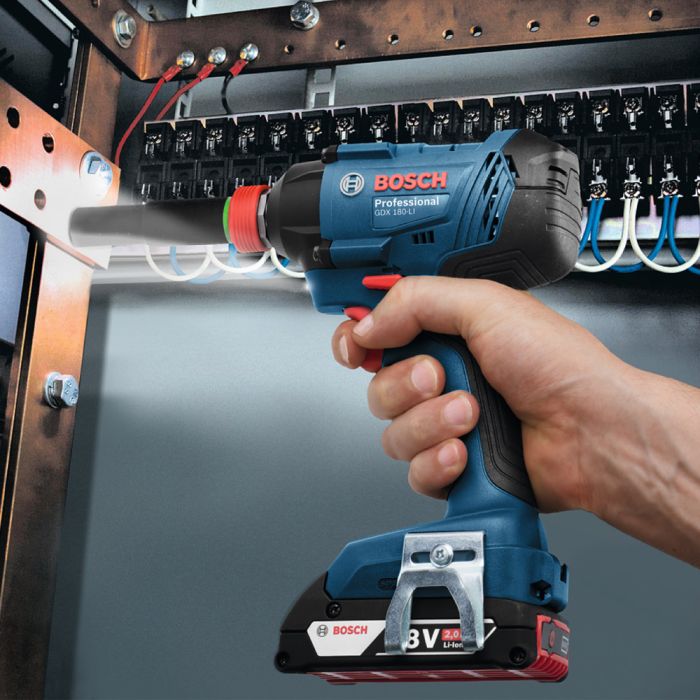 Винтоверт ударный аккумуляторный Bosch GDX 180-Li 18В АКБ 2х2А·час 2800об·мин 180Нм M6-M14 кейс 1.1кг