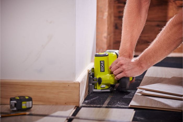 Пила дисковая универсальная аккумуляторная Ryobi ONE+ R18MMS-0 18В 85мм 1.9кг без АКБ и ЗУ