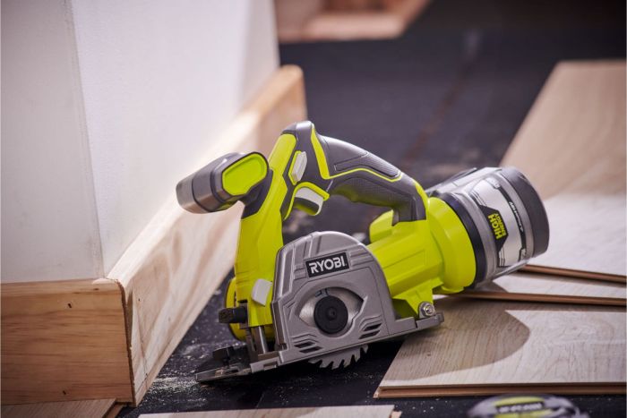 Пила дисковая универсальная аккумуляторная Ryobi ONE+ R18MMS-0 18В 85мм 1.9кг без АКБ и ЗУ