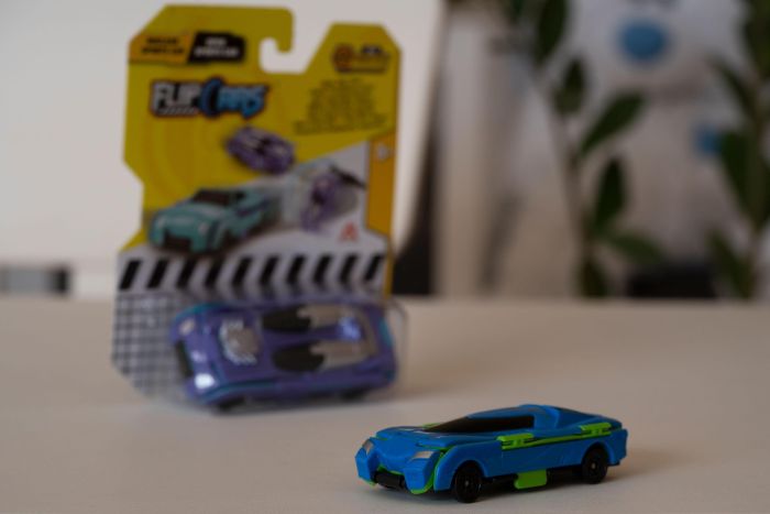 Машинка-трансформер Flip Cars 2 в 1 Спорткары, Спорткар осколок и Спорткар трансформер
