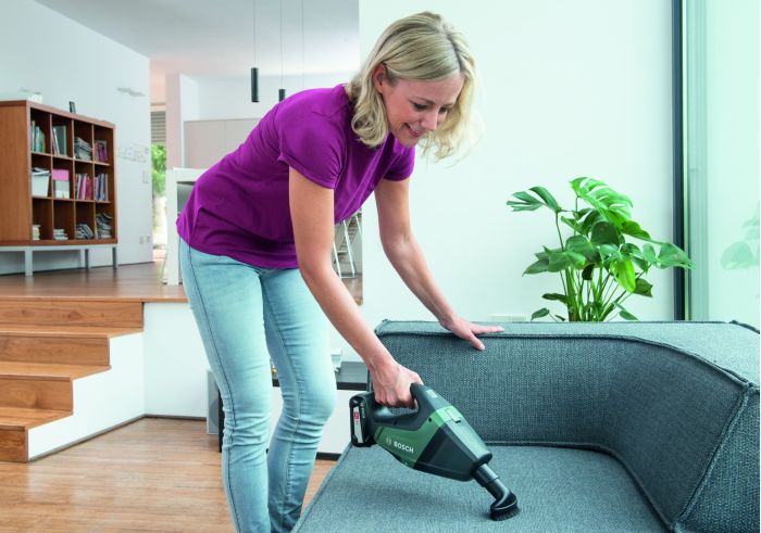 Пилосос професійний акумуляторний Bosch UniversalVac 18 18В акб 1х2.5Ач 9кПа контейнер 0.5л 1.3кг