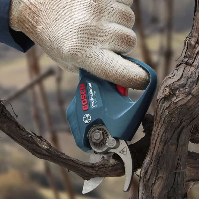 Секатор акумуляторний Bosch Professional Pruner, 12В, D різу 25мм, 1000гр, без АКБ та ЗП