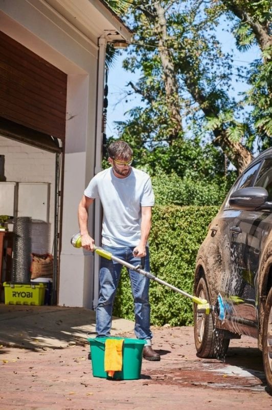 Щетка аккумуляторная телескопическая Ryobi ONE+ R18TPS 18В диск 15см 210об·мин 1-1.4м IPX7 2.1кг без АКБ и ЗУ