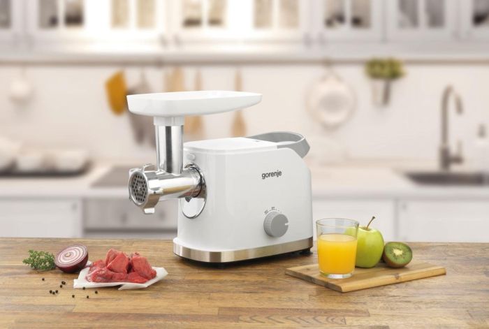 Мясорубка Gorenje, 1800Вт, 2.1кг/мин, 2 решетк, насадка для колбас, кеббе, томатов, 3 терки, пластик/металл, белый