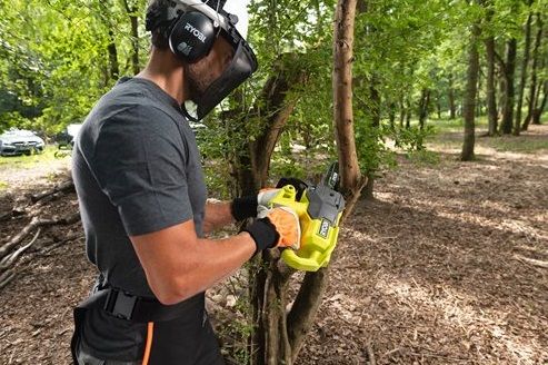 Пила ланцюгова акумуляторна Ryobi ONE+ RY18CS20A-0 18В 20см 2.3кг без АКБ та ЗП