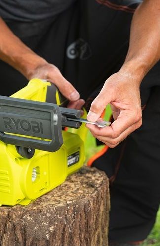 Пила ланцюгова акумуляторна Ryobi ONE+ RY18CS20A-0 18В 20см 2.3кг без АКБ та ЗП