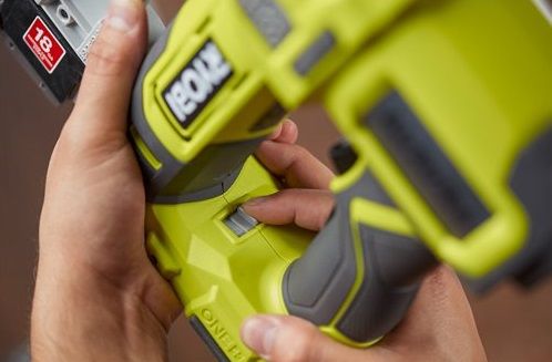 Цвяхозабивач акумуляторний Ryobi ONE+ R18GN18-0 18В цвяхи 15-50мм 2.4кг без АКБ та ЗП