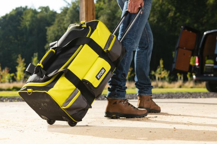 Сумка для инструмента Ryobi RSSLTB2, 49л, на колесиках, телескопическая ручка, полиэстер, 30х56х29см
