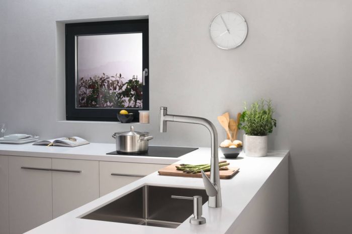 Дозатор для моющих средств Hansgrohe A51, 500мл, черный матовый