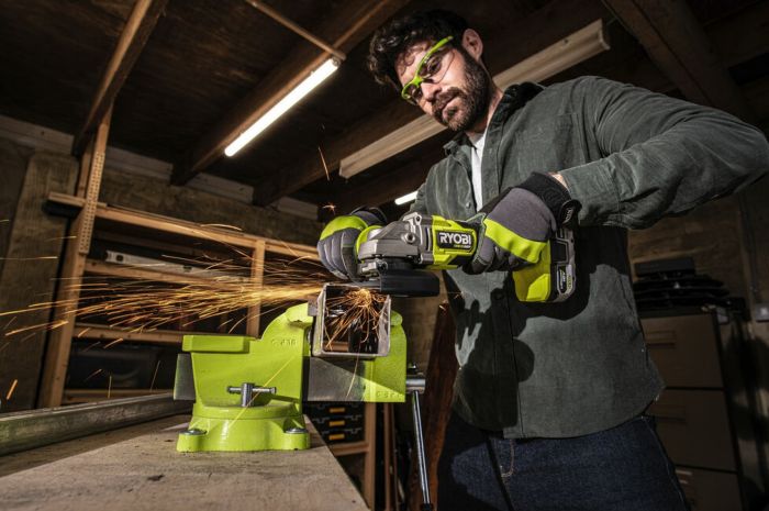 Шлифмашина угловая аккумуляторная Ryobi ONE+ НР RAG18X-1C40S 125мм 18В 1х4А·ч 9200об·мин 2.1кг сумка