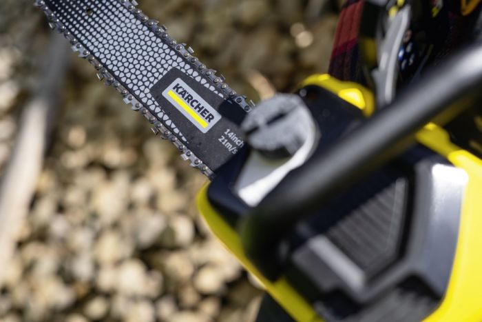 Комплект пила цепная аккумуляторная Karcher CNS 18-30 Battery, шина 30 см, 18В 5Ач, быстрозарядный комплект, 3.2 кг