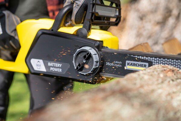 Комплект пила цепная аккумуляторная Karcher CNS 18-30 Battery, шина 30 см, 18В 5Ач, быстрозарядный комплект, 3.2 кг
