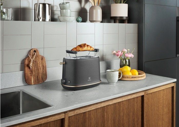 Тостер Electrolux 980Вт, метал, чорний
