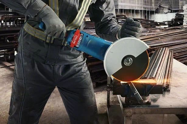 Шліфмашина кутова Bosch Professional GWS 24-230 JZ 230мм 2400Вт 6500об/хв 5.8кг плавн. пуск із системою захисту від пилу Cyclone Tech