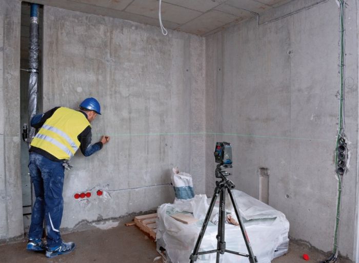 Нівелір лазерний Bosch Professional GCL 2-50 G, до 15м, ±0.3мм/м, в чемодані з тримачем RM 10, затиском DK 10, чохлом, мішенню, 0.58кг