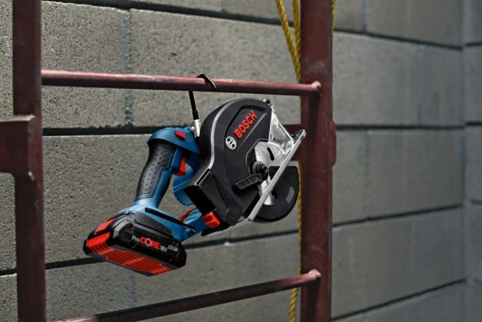 Пила дискова акумуляторна Bosch Professional GKM 18V-50 2х18В 5А·год 136мм 4250об/хв 2.2кг
