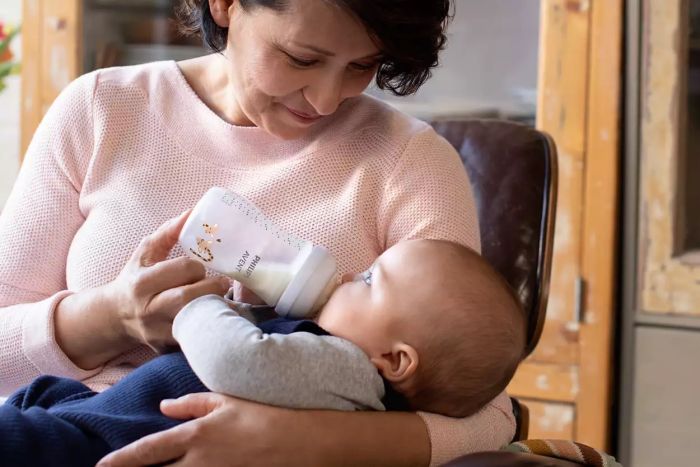 Пляшка для годування Avent Natural 260мл, Природний потік, жираф