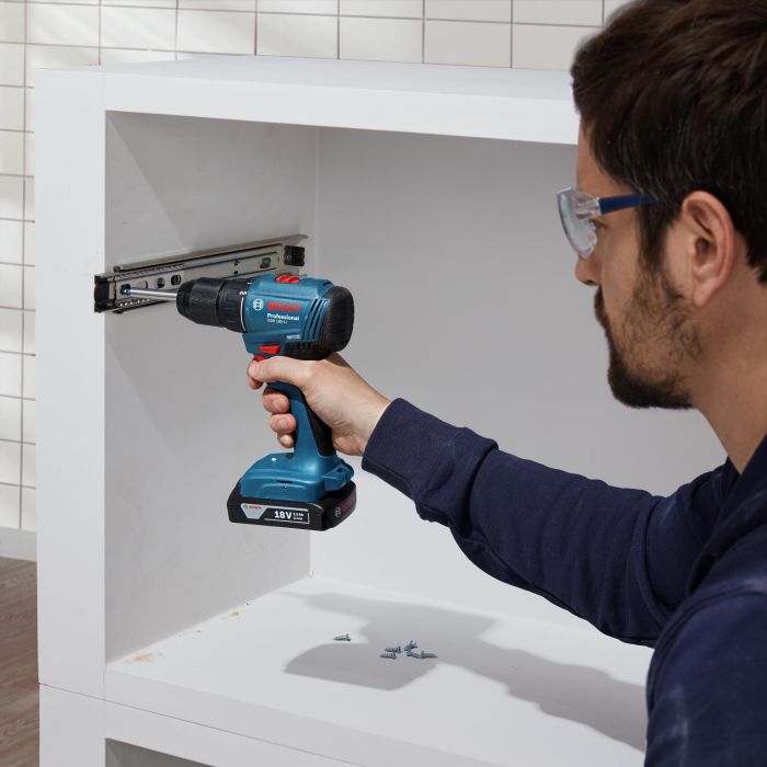 Шуруповерт-дрель аккумуляторный Bosch GSR 185-LI, 18В 2х2.0 Ач, 50Нм, 20+1, 500/1900об/мин, 0.9кг