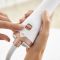 Фен-щітка Rowenta Brush Activ' Ultimate Care, 700Вт, 3 режими, іоніз-я, хол. обдув, оберт. насадок, кераміка, біло-золотий